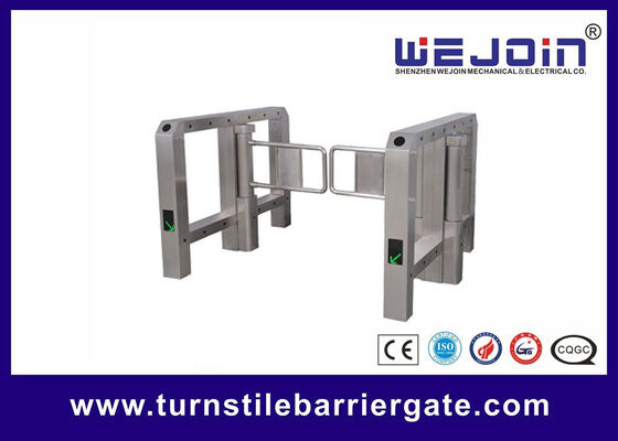 Volledige hersteltijd 3s DC 24V borstelmotor Swing Barrier Gate met automatische omgekeerde passering voor parkeerbeheer